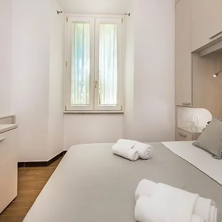 Guest house Andenis Luxury House